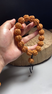 牛犇20mm野生爆肉粗筋龙脊,野生小核桃秋子手串手持单圈京八
