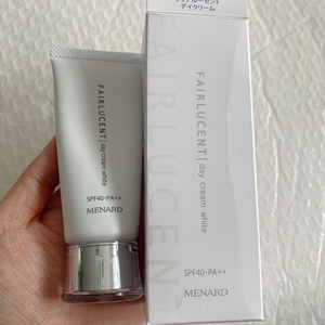 美伊娜多美白防晒霜