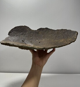 鞍马石石盆,大尺寸秒杀价,日本进口鞍马石,品相很好,天然石盆