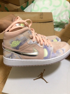 aj1 珊瑚粉 藕粉迷彩 鞋子很新 照片全部拍出来了 没有其