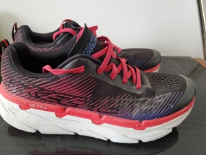 斯凯奇跑步鞋运动鞋ultra go.正品购入折扣店,不记得是