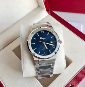 菲拉格慕f80石英手表  全新的