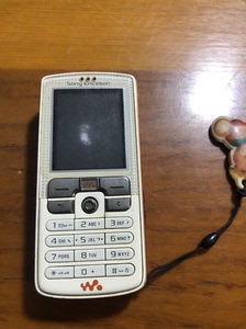 索爱w700c直板手机 屏幕有膜 功能正常 单机77电池77万能