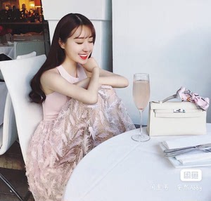 zpp199388淘宝「卢洁云」cariedo 独立设计 超仙羽毛手工裙0人付款