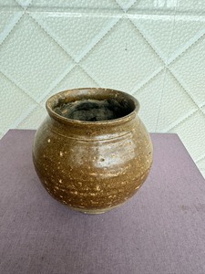 宋代赣州窑棋子罐，口径9.5厘米，高13厘米，器型端正，釉色