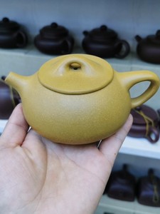 国工汪达明手工制石瓢紫砂壶采用正宗原矿黄金段泥烧制而成,23