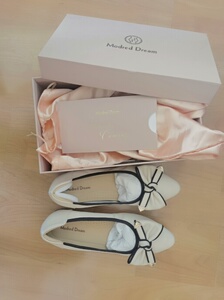 modred dream 浅口蝴蝶结女鞋,米色,带一点小跟