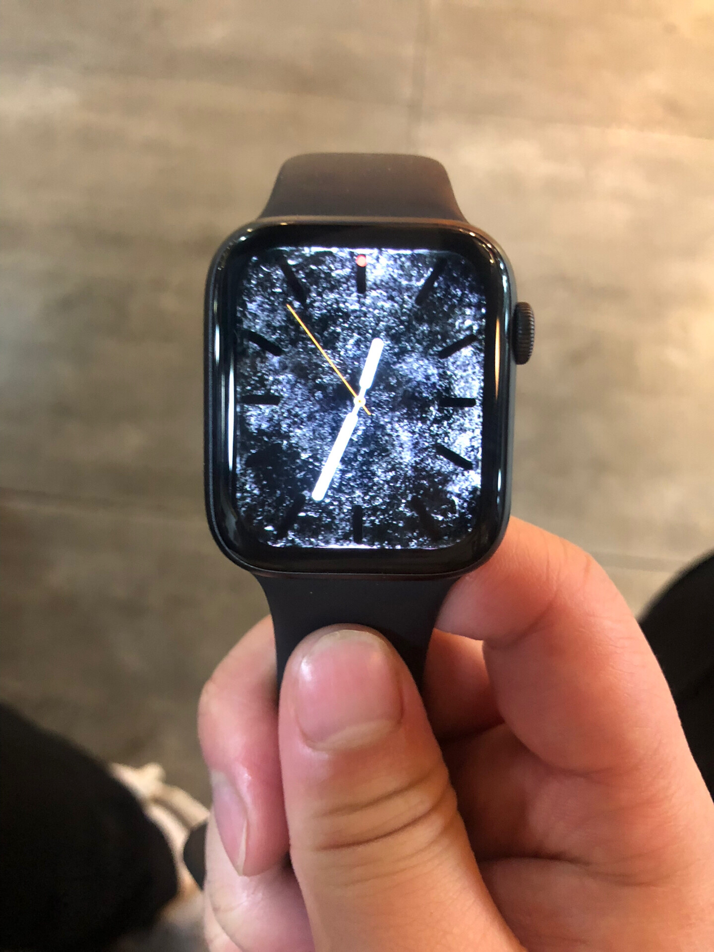 4、應(yīng)該買機(jī)械表還是Apple Watch