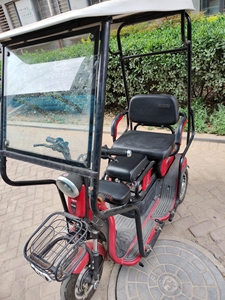 宝鸽电动三轮车,老年代步车,买了两年老人不骑,一年起不了十次