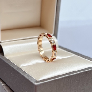 戒指bvlgari99新宝格丽 serpenti系列 红玉髓