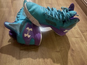 安德玛篮球鞋 正品 商场购入 42码 瘦版 8成新
