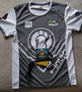 英雄联盟ig战队原明星选手theshy签名队服一件,来源18