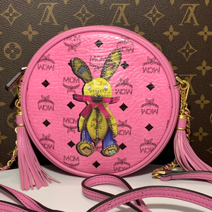 mcm 粉色经典兔子流苏圆饼包,公价6000特价便宜卖!成色