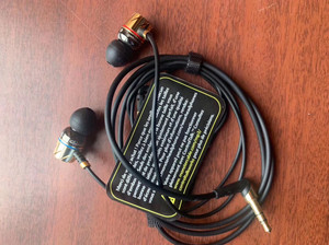 魔声金涡轮耳机