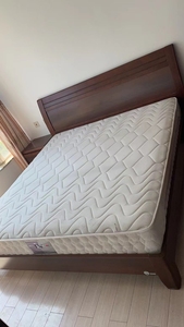 朗萨家私1*8的床一铺,成色新质量好,图片原配床垫,配两个床