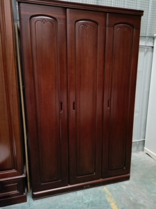大连华丰实木三门衣柜