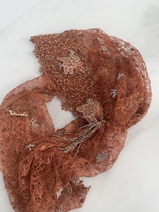 嘉米拉+重工钉珠纱巾，全新，专柜购入仅试戴，保证正品！