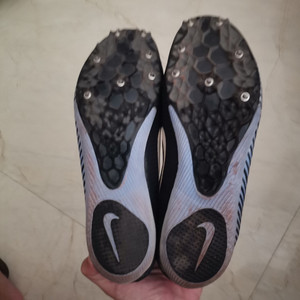 nikem9钉鞋适合跑什么,nike钉鞋m9 耐克m9短跑钉鞋,42码,12月22号广州体考刚考完,跑不到