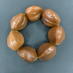 巴西大橄榄核手串,自己挨个挑的核,打的孔,尺寸3.6×3.