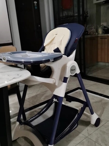 全新 Pouch宝宝餐椅欧式多功能婴儿餐椅可折叠便携式座椅吃