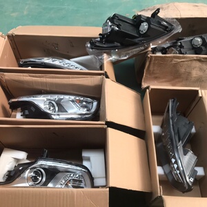 奔腾x80大灯总成