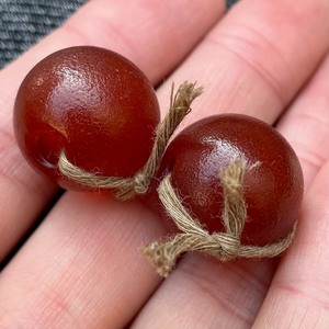 古玩老珠子包浆满橘皮纹红老玛瑙圆珠子大孔珠直径2.0厘米单价
