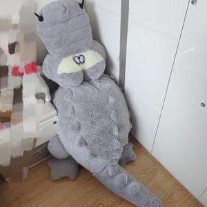 毛绒玩具,巨型玩偶,大鳄鱼玩偶,长大概一米七八左右,重将近四