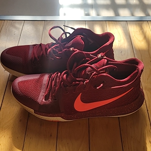 正品欧文3,酒红色配色,44.5码,细节如图,目前市场价格高