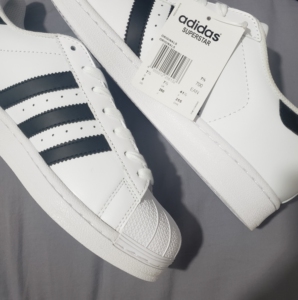 阿迪达斯小贝壳鞋金标