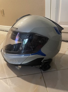 宝马七系揭面盔