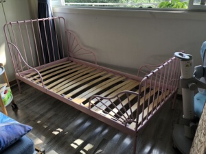 宜家儿童铁艺床,带床板和3档床垫