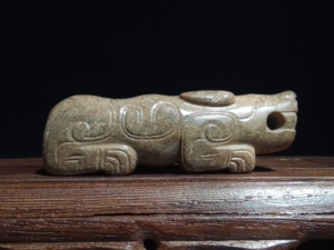 高古玉 商周玉器 青玉 圆雕玉虎 虎形玉饰摆件手把件