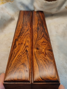 古木越黄越南黄花梨镇纸镇尺