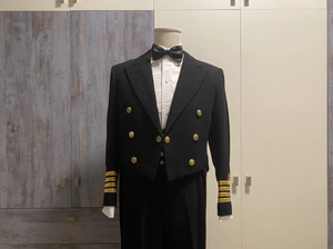 【展示】英军 皇家海军 上校燕尾晚礼服和披风