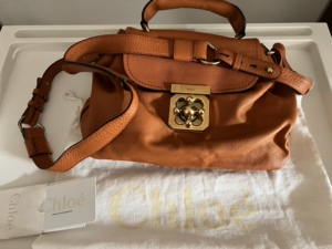 法国品牌chole包包,专柜正品,95新,有身份卡,防尘袋.