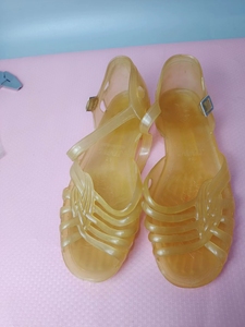 七八十年代全新女塑料凉鞋,36码