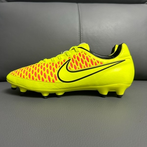 nike耐克magista onda鬼牌ag短钉足球鞋