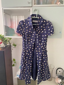 OBEG深蓝色底米色波点连衣裙，带内衬36码，9层新，长度适