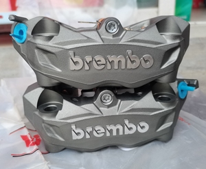 布雷博水鸟卡钳 布雷博m40 锁点100 布雷博鲍鱼卡钳