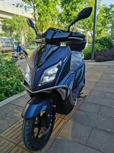 全新五本摩托车 网红车uy150cc 万元内水冷踏板车 性价