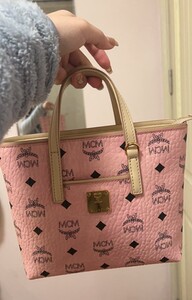 mcm mini 菜篮子 米白拼粉色 比普通粉色更有特色一点