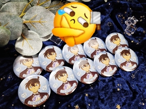 名侦探柯南 工藤新一 艾漫限定绀青之拳西装宝石吧唧 35/个