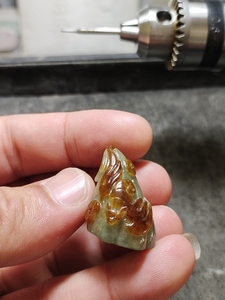 缅甸翡翠大马坎俏皮雕刻,蝙蝠莲藕