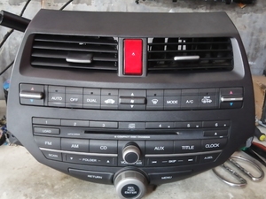 八代雅阁原车音响