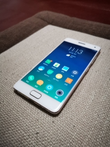 联想zuk手机z2pro 内存4 64g,高通骁龙820处理