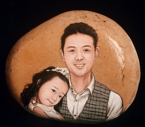 (双人款)精品石头彩绘写实版彩绘人物石头画定制生日摆件