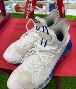 000人付款淘宝ua 库里6 curry6 白蓝 生日,43码.