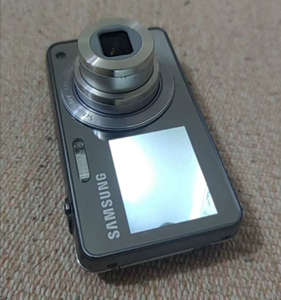 三星ccd复古相机st700(银色)前后双屏,有自拍功能,1