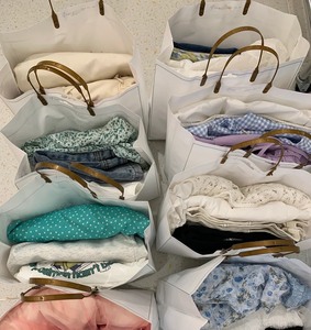 45一斤 不想拍照,所以衣服打包卖!几十块钱卖一大袋衣服吧