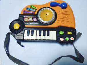 伟易达正品吉他电子琴